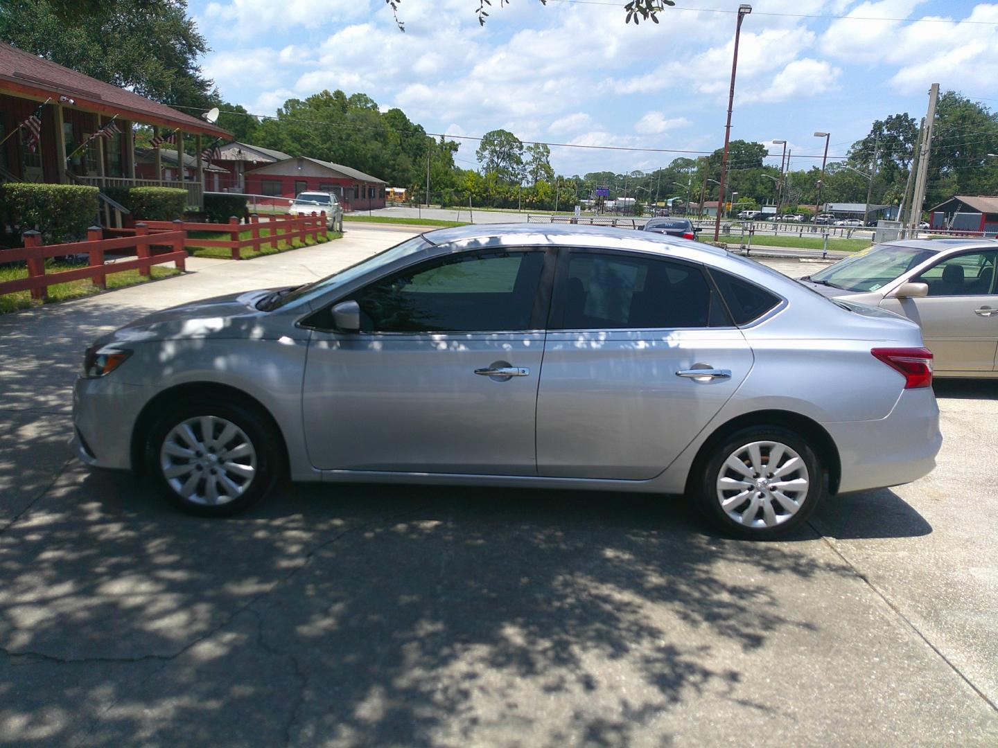 2017 SILVER NISSAN SENTRA SR; S; SL; SV (3N1AB7APXHY) , located at 1200 Cassat Avenue, Jacksonville, FL, 32205, (904) 695-1885, 30.302404, -81.731033 - Photo#1